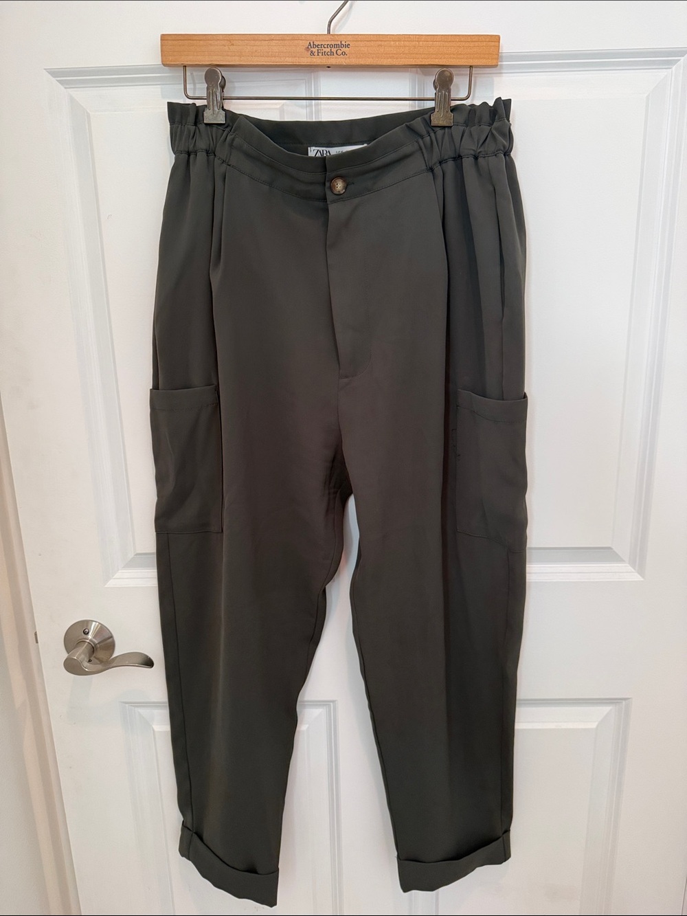 Zara Olive Green Cargo-Style Cropped Women's Pants